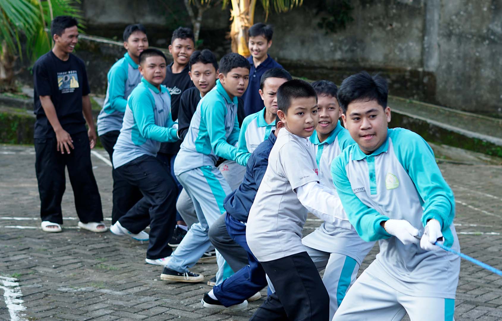 Kemeriahan Lomba HUT RI ke-80 di Pondok Pesantren Alhadi Sungai Langka